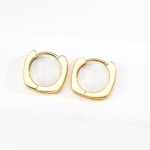 Minimalist Gold Square Hoop Earrings - Chic Geometric Huggie Studs